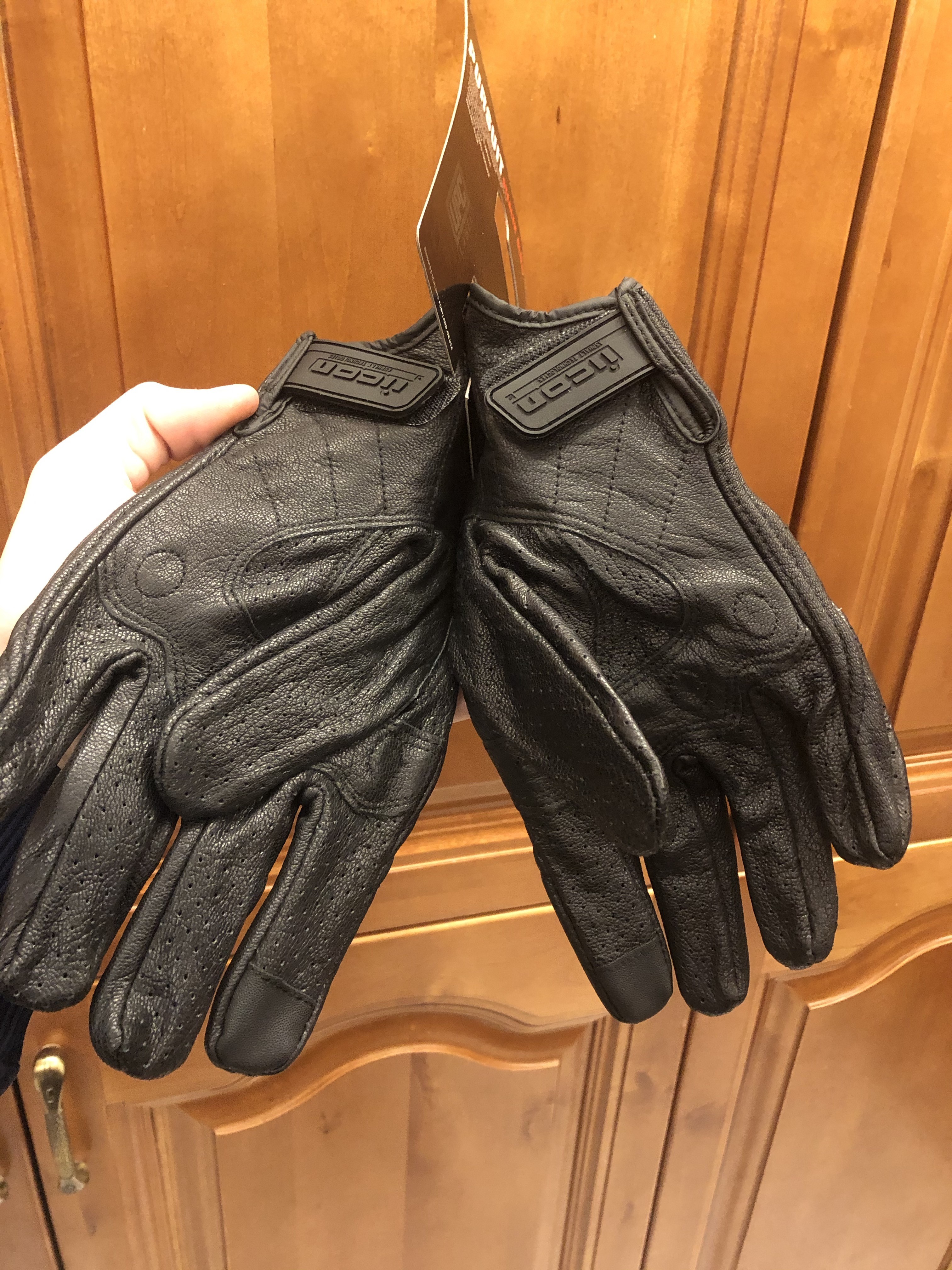 For sale - Brand new Icon Pursuit leather gloves size XL | Adventure Rider